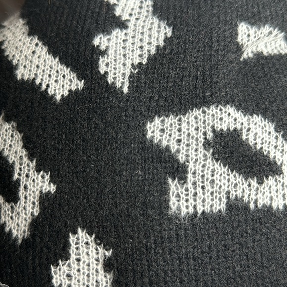 New. leopard print long sleeve sweater - Picture 7 of 7